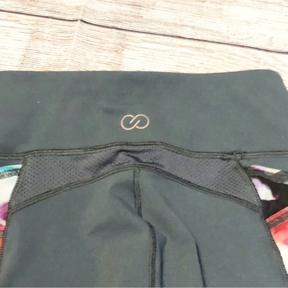 CALIA Grey and Floral Mesh Cropped Leggings Size XS - Picture 5 of 8